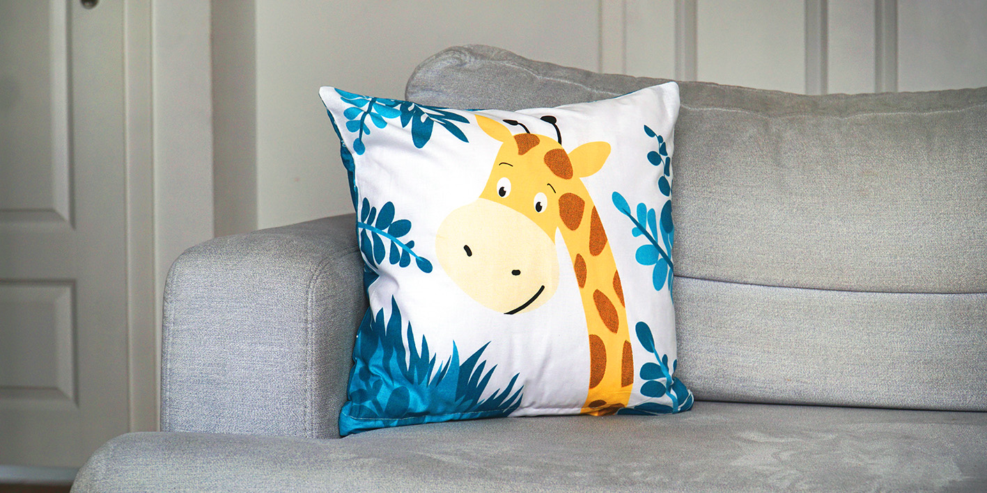 Poszewka 40x40 żyrafka niebieska 